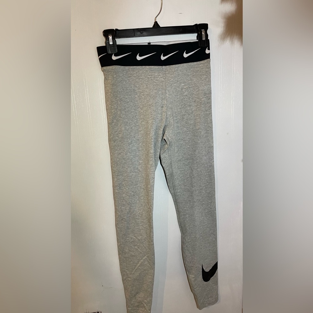 Gray Nike leggings